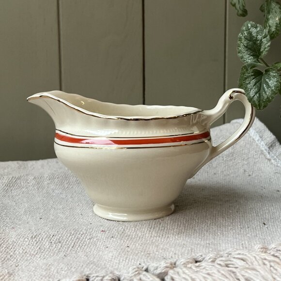 J&G Meakin Sol 391413 Creamer England Red Golden Stripes - Picture 1 of 16